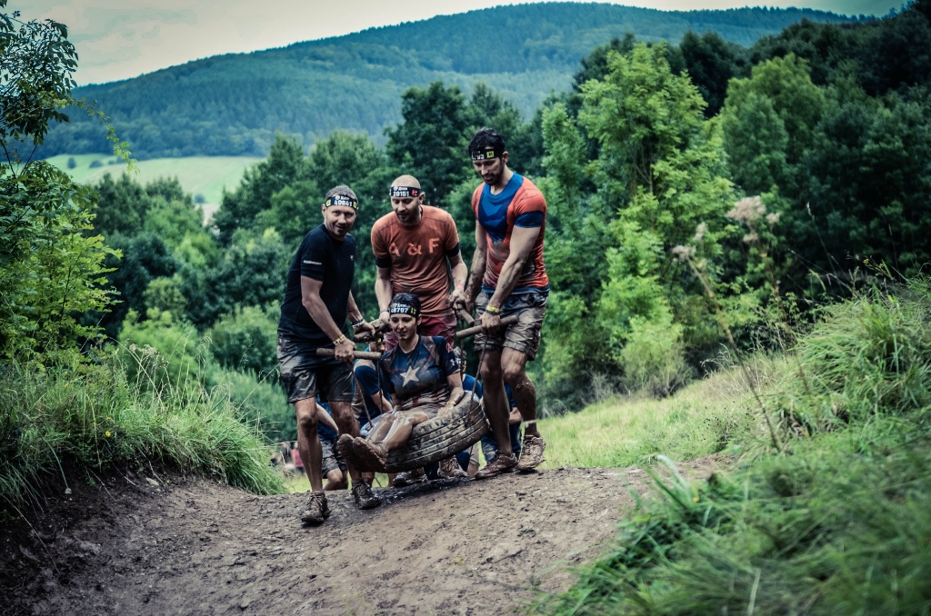 Participants help each other